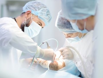 Le chirurgien buccal et maxillo-facial : tout savoir sur ce spécialiste dentaire